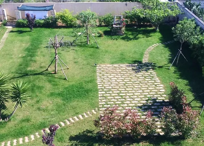 Bright In - 30 Sqm + Enclosed Garden דירה גאליפולי