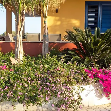 Daire Bright In - 30 Sqm + Enclosed Garden Gallipoli