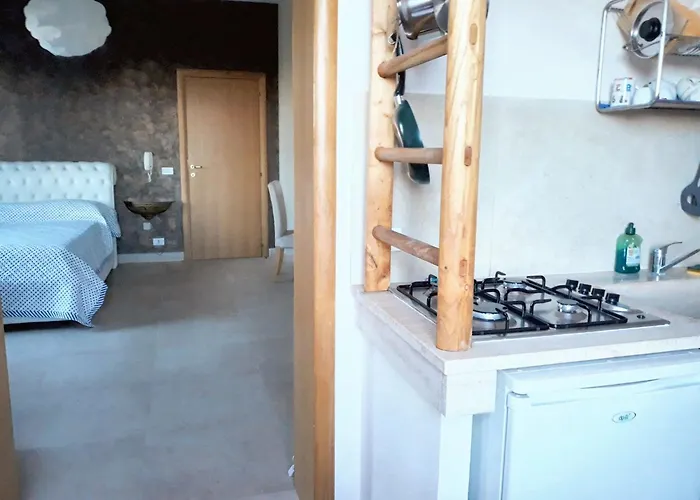 Bright In - 30 Sqm + Enclosed Garden شقة